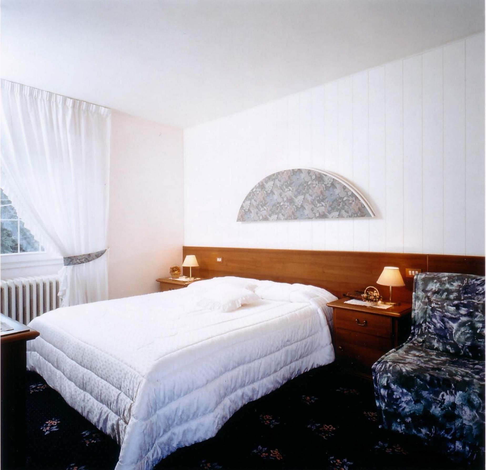 Hotel Bruna Лиццано-ин-Бельведере Экстерьер фото